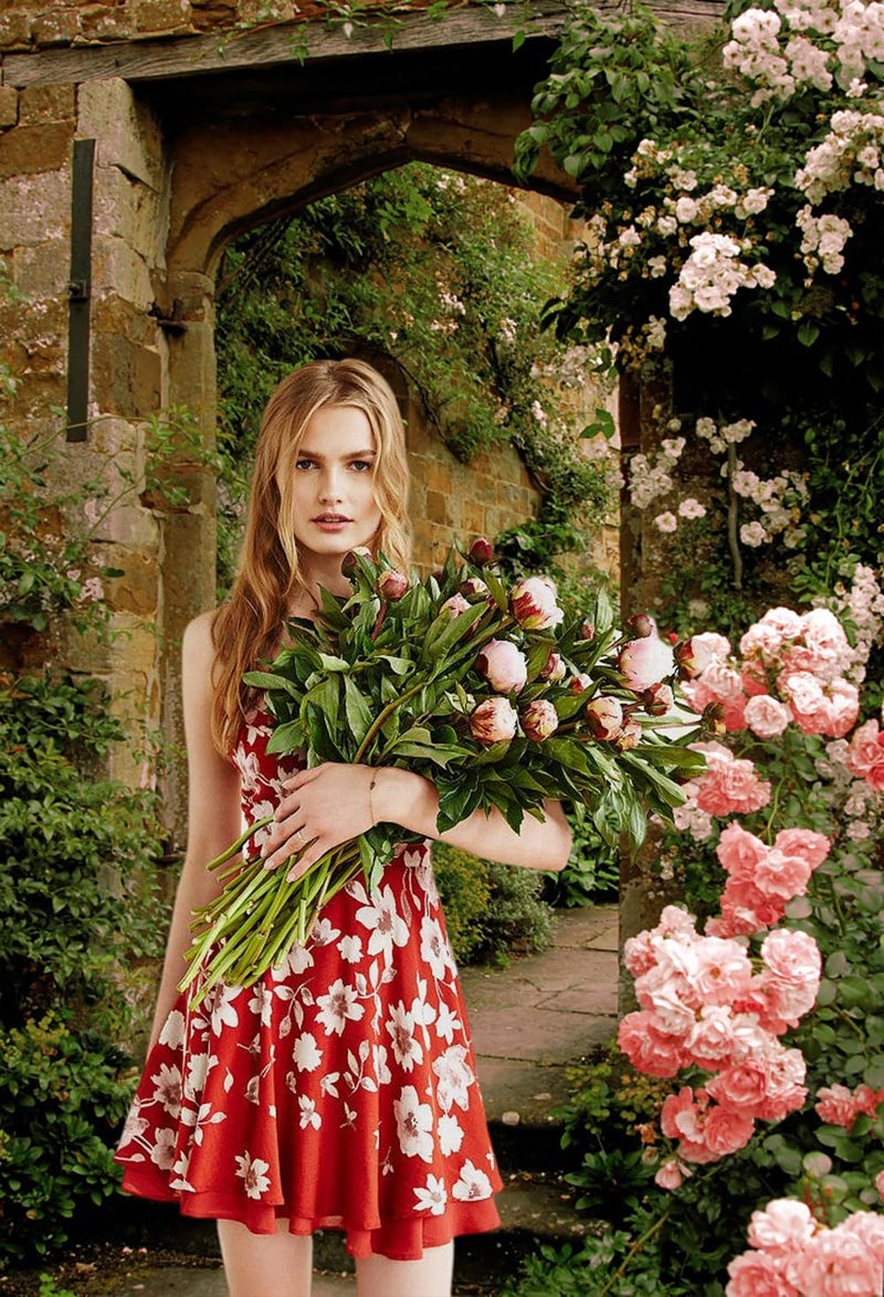 AOFOTO 6x8ft Vintage Garden Flowers Backdrop Blossoms Photography Background Medieval Castle Shabby Brick House Girl Adult Artistic Portrait Travel Photo Shoot Studio Props Video Drop Wallpaper Drape - Image 2